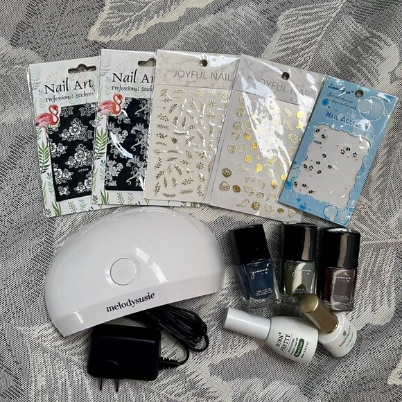 Nail Cosmetics and Gel Curing Light Bundle - Picture 1 of 4
